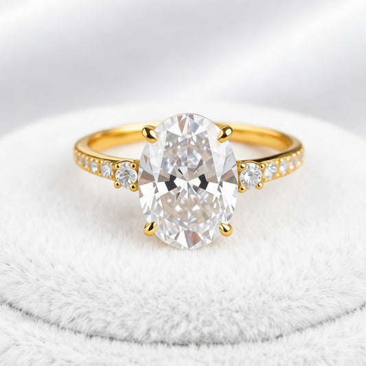 Luna’s Reflection | 2CT Oval Moissanite Ring