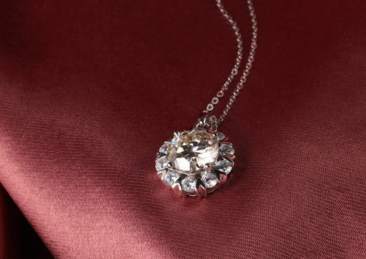 Timeless Love & Style: Why Moissanite Jewelry is the Perfect Mother’s Day Gift.