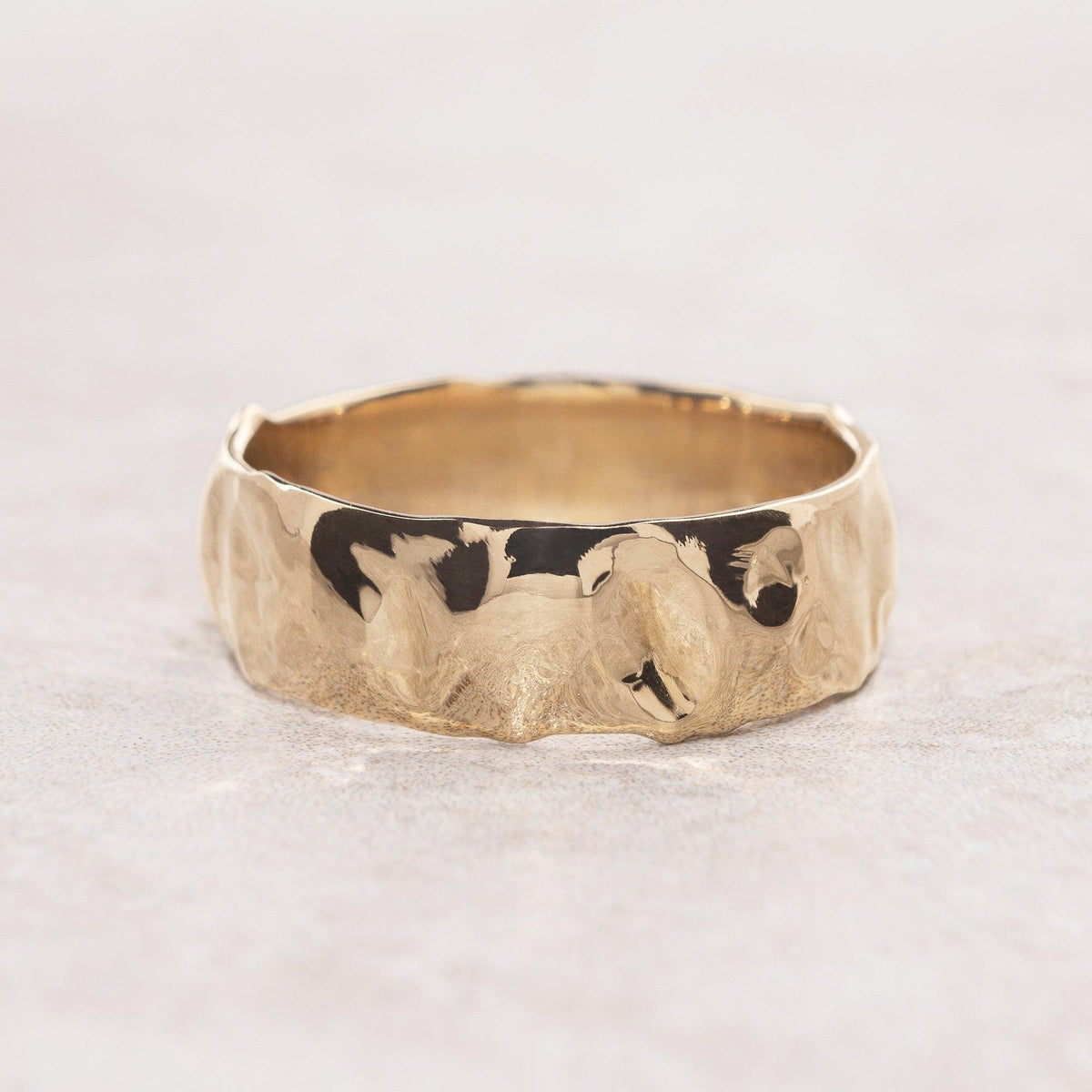 The Eternal Cast | Wide Band with Liquid Metal Texture.