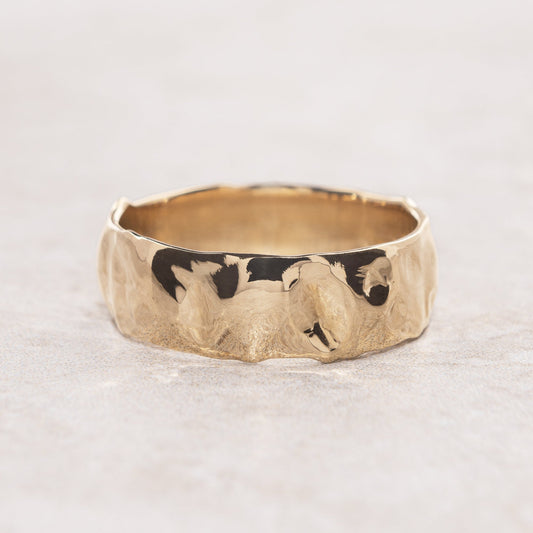 The Eternal Cast | Wide Band with Liquid Metal Texture