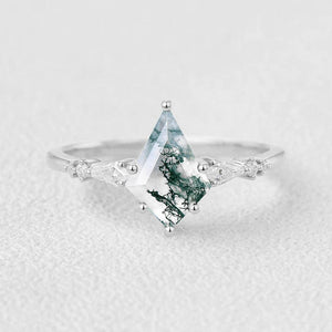1.5ct Kite Moss Agate Yellow Gold Engagement Ring.