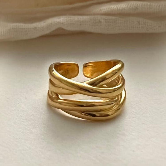 Minimalist Twist Gold Chunky Ring.