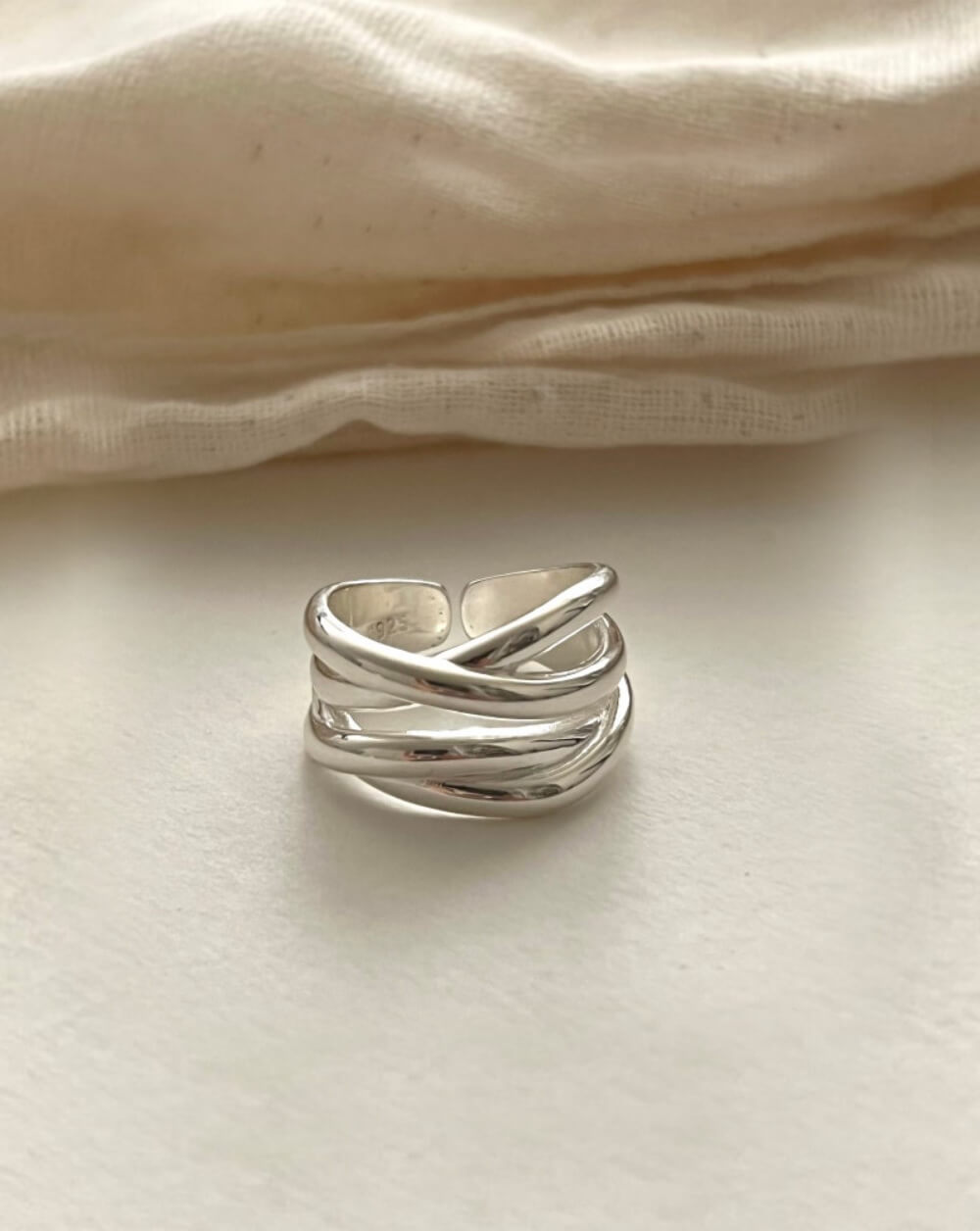 Minimalist Twist Gold Chunky Ring