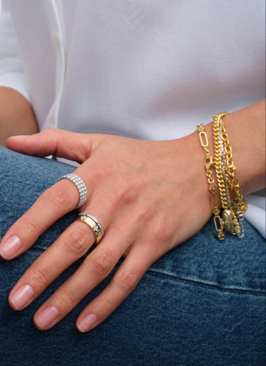 Minimalist Clover Gold Stacking RIng - Stellaradorn