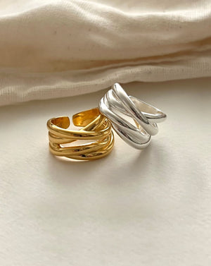 Minimalist Twist Gold Chunky Ring