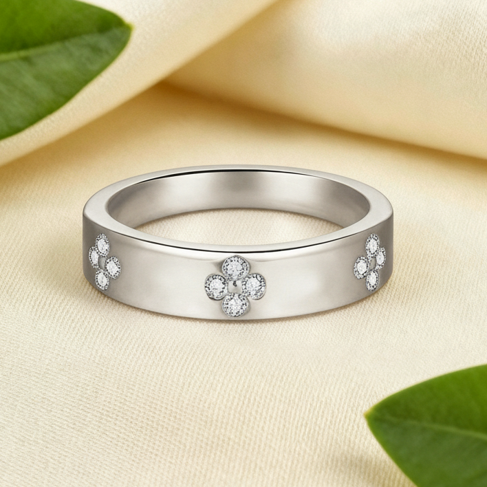 Clover Finder | Minimalist Stackable  Diamond Gold Band Ring.