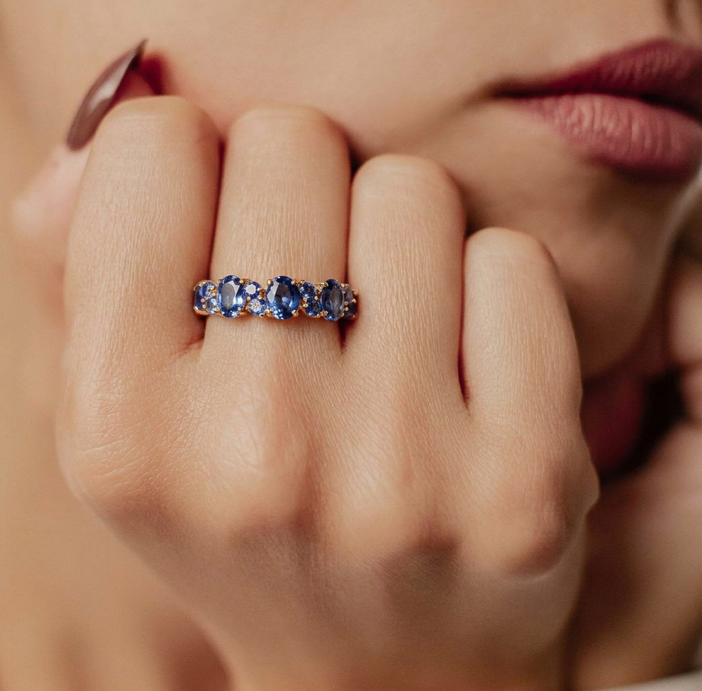 Starlake Promise | Natural Blue Sapphire Engagement Ring.