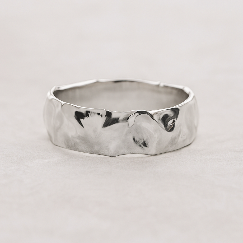 The Eternal Cast | Wide Band with Liquid Metal Texture.