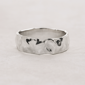 The Eternal Cast | Wide Band with Liquid Metal Texture.