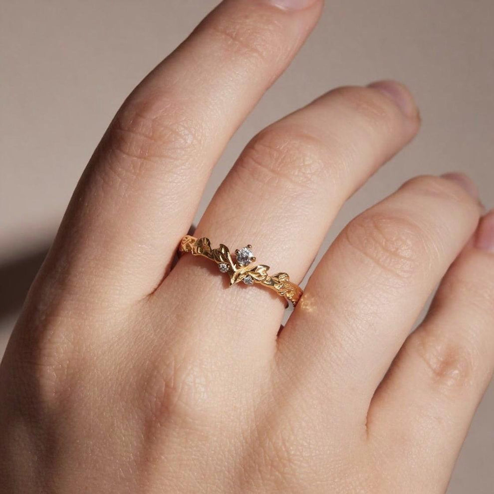 Angel’s Garden | Diamond Leaf Motif Wedding Band.