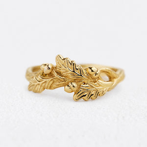 The Gentle Oak | Oak Leaf & Acorn Wedding Band.