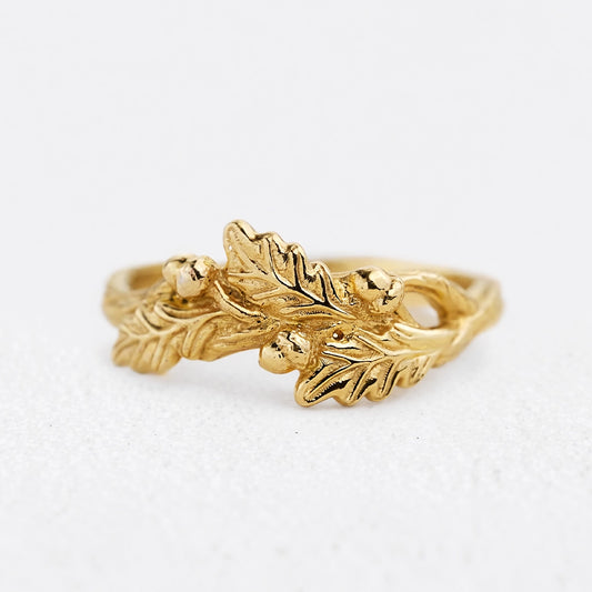 The Gentle Oak | Oak Leaf & Acorn Wedding Band.
