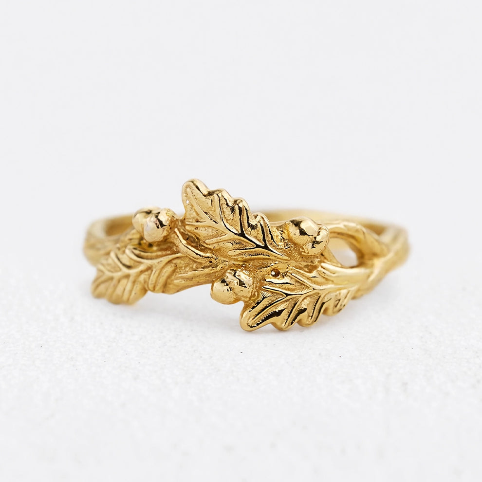 The Gentle Oak | Oak Leaf & Acorn Wedding Band.