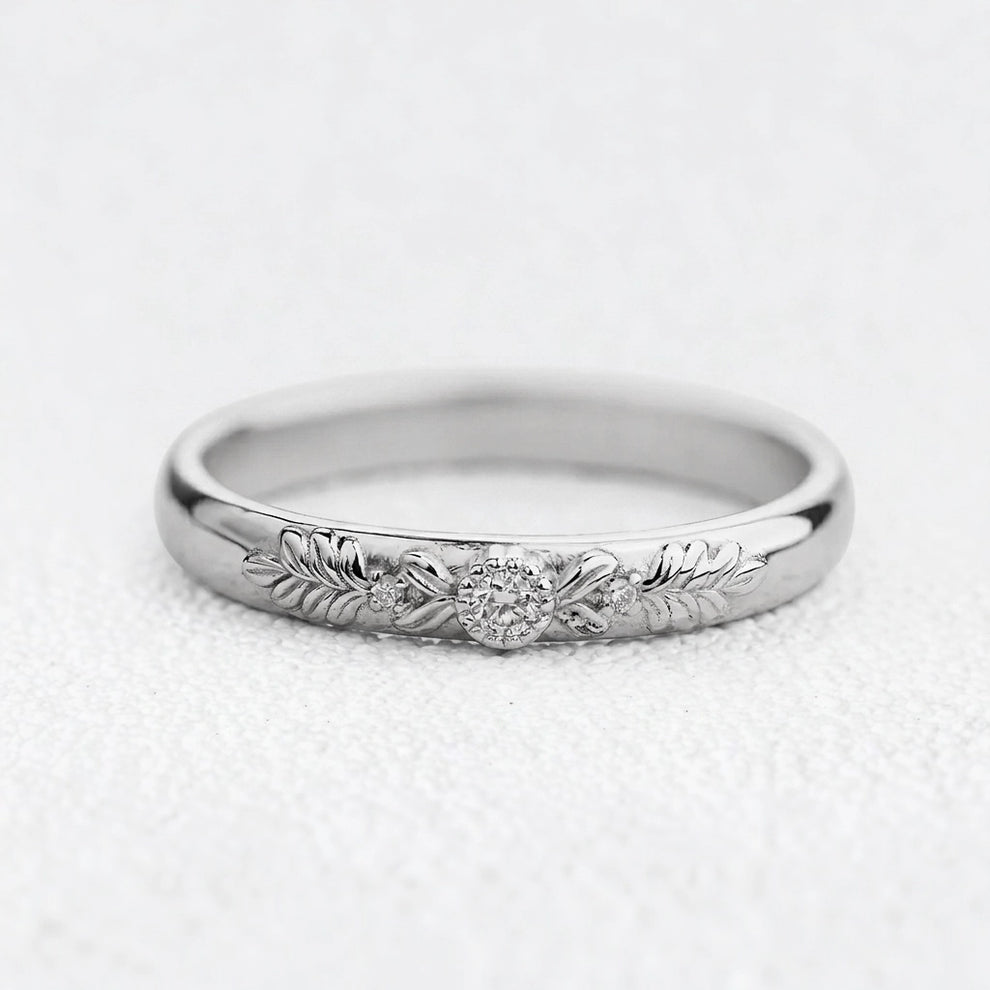 Ivy’s Wreath | Diamond Trio Wedding Band.