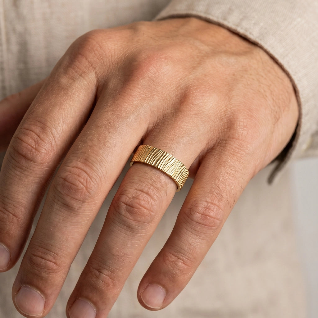 Oak Grain | 7MM Hand-Carved Wood Texture Men’s Wedding Band.