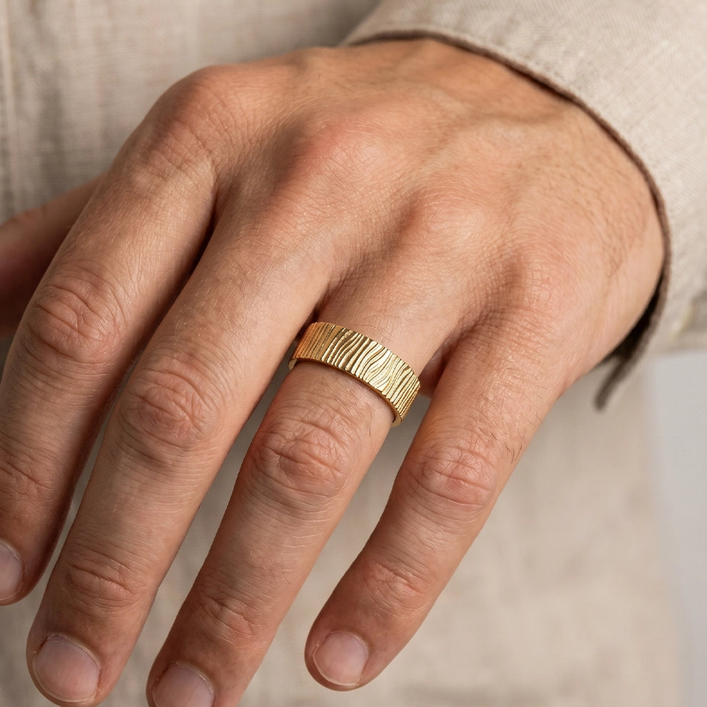 Oak Grain | 7MM Hand-Carved Wood Texture Men’s Wedding Band.