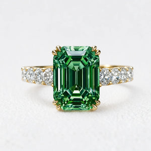 Natalia‘s Eden | 3CT Emerald-Cut Green Solitaire Ring