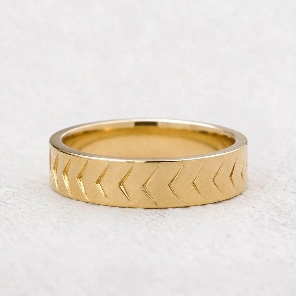 Arrow Edge | Polished Men’s Wedding Band.