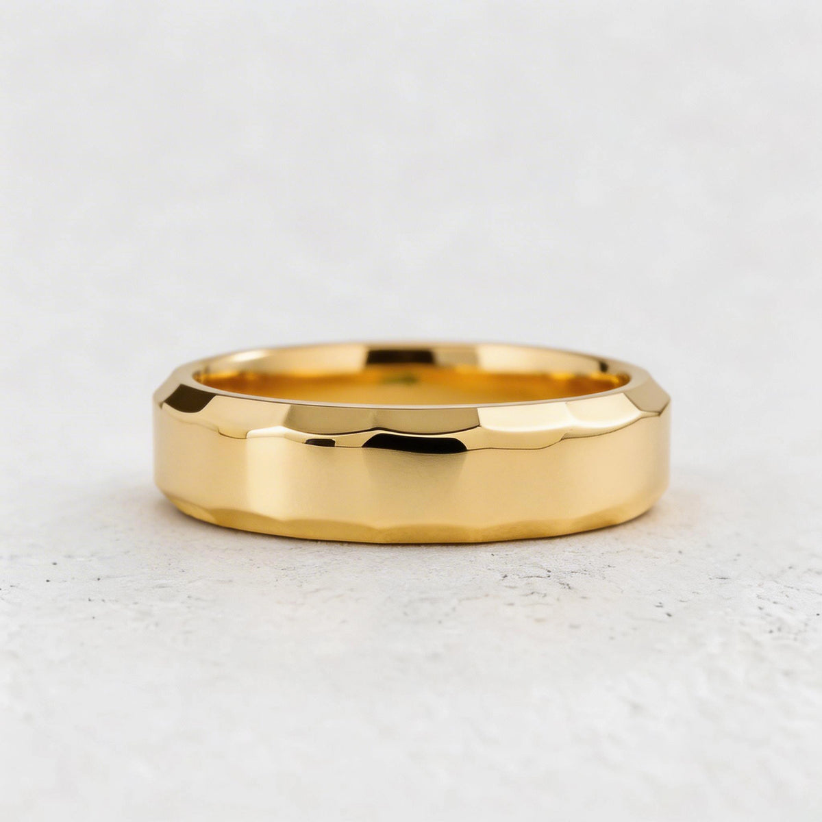 Ribbed Edge | Polished Men’s Wedding Band.