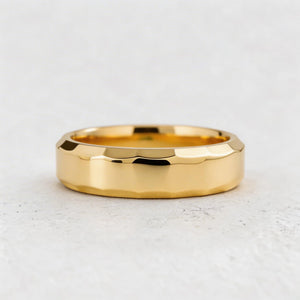 Ribbed Edge | Polished Men’s Wedding Band.