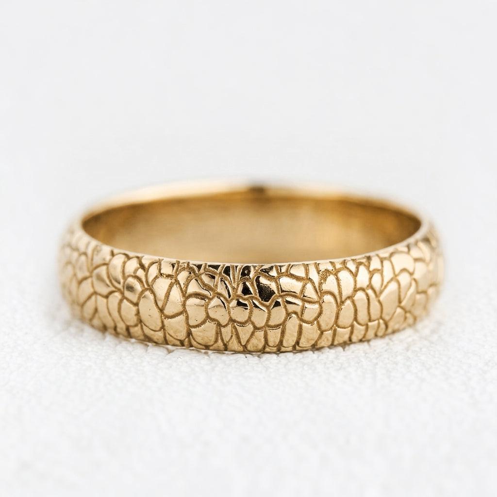Aegis Reptilian | Modern Wedding Band.