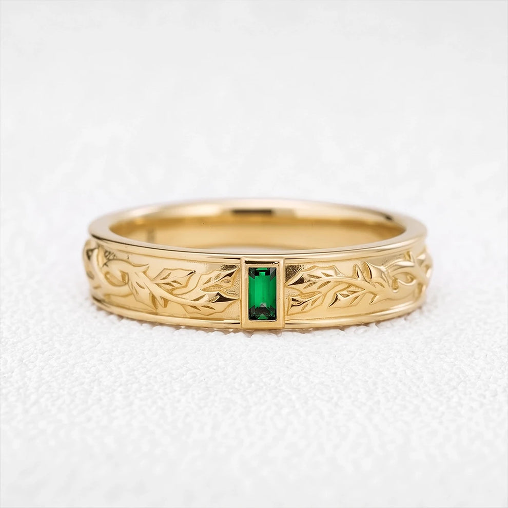 Augustus’ Keystone | Baguette Emerald Men‘s Band