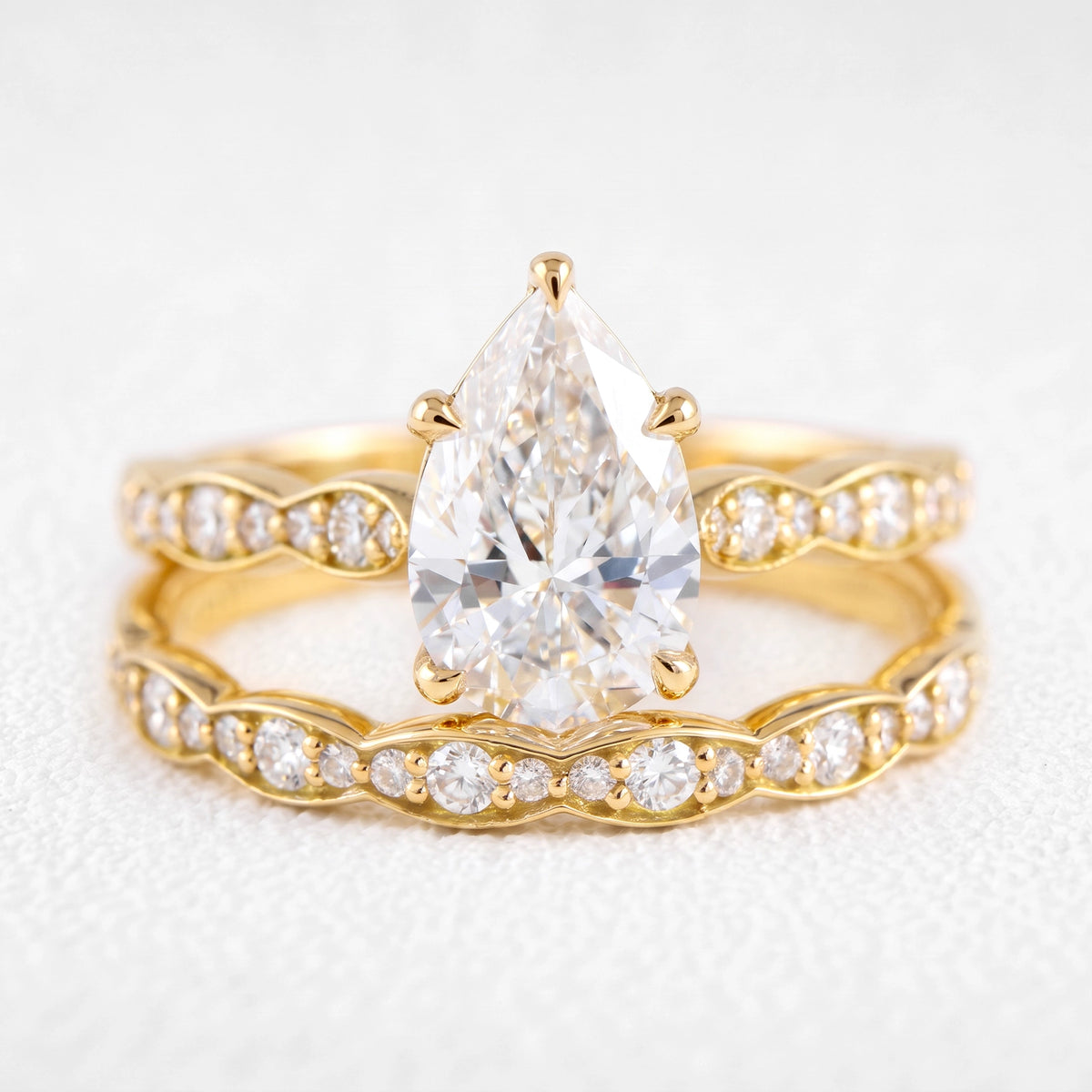 Aphrodite’s Aria | 2CT Classic Pear Diamond Scallop Bridal Set 2pcs