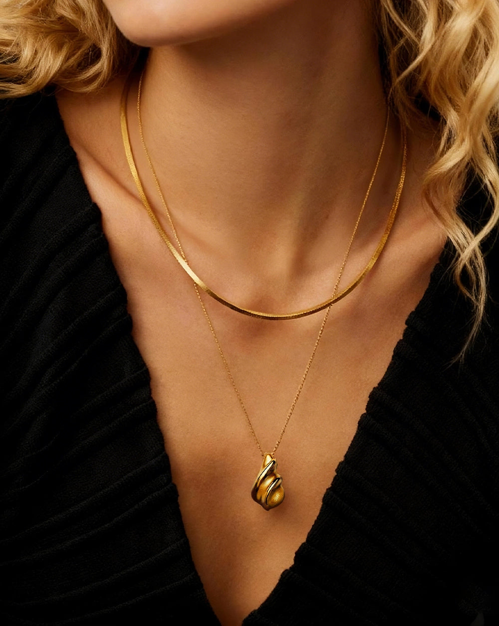 18K Gold Vermeil Savi Ridge Droplet Pendant Necklace.
