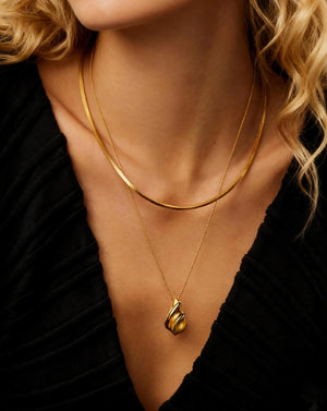 18K Gold Vermeil Savi Ridge Droplet Pendant Necklace.