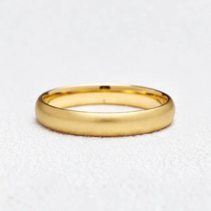 The Classic Arc Band | Satin-Finish Solid Gold.