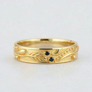 Olive Shade | Men’s Wedding Band with Black Sapphire.