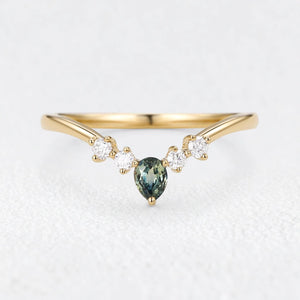 Marina‘s Tide | Teal Sapphire & Moissanite Wedding Band