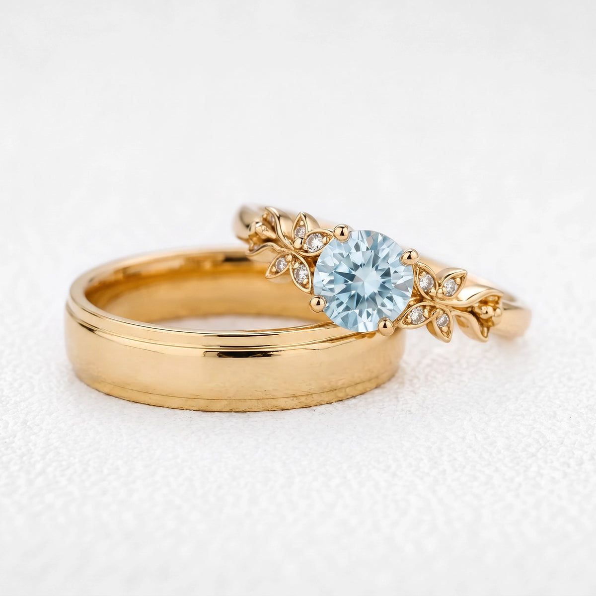Flora’s Lumina | 1CT Diamond Foliage & Polished Band Wedding Set