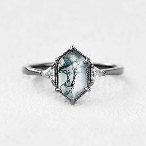 Vintage 1.5CT Geometric Moss Agate Three-Stone Ring.