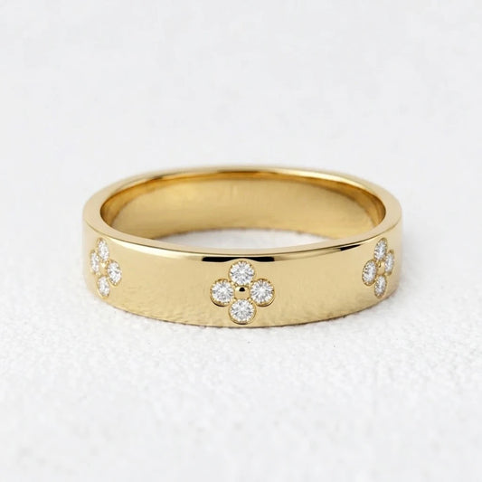 Clover Finder | Minimalist Stackable  Diamond Gold Band Ring