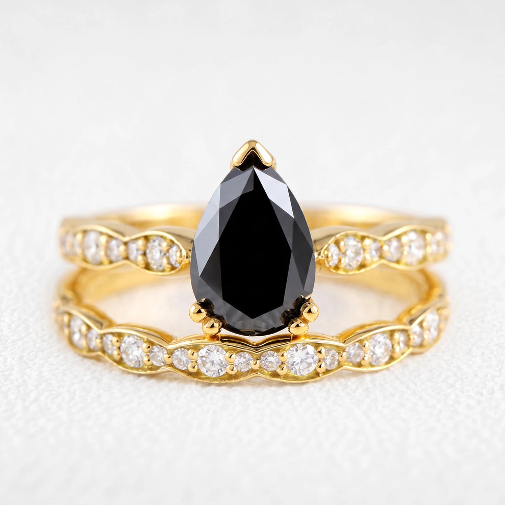 Nyx‘s Nocturne | 1.5CT Pear Cut Black Diamond & Scalloped Band Bridal Duo