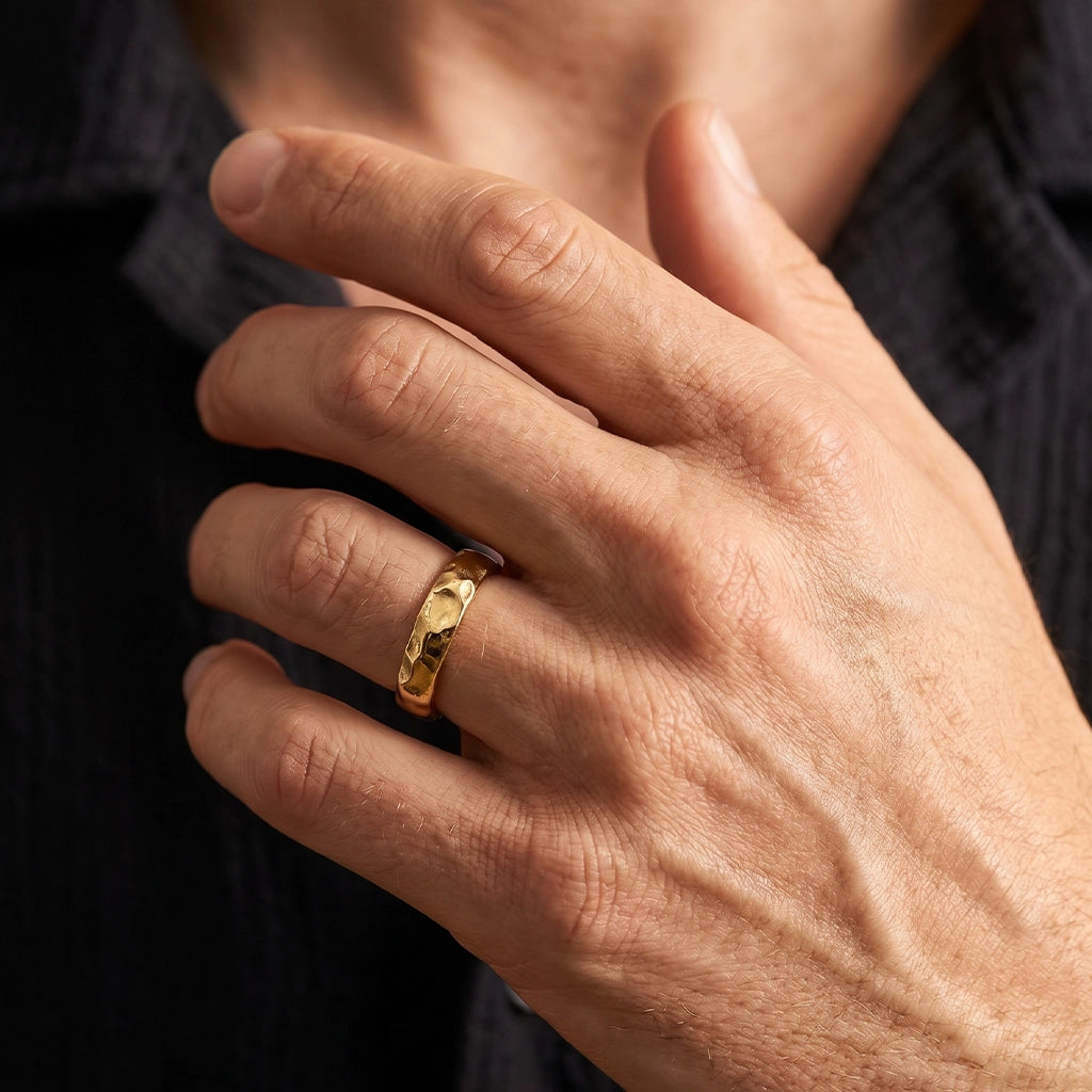 Liquid Flow | Unisex Wedding Band with Molten Texture.