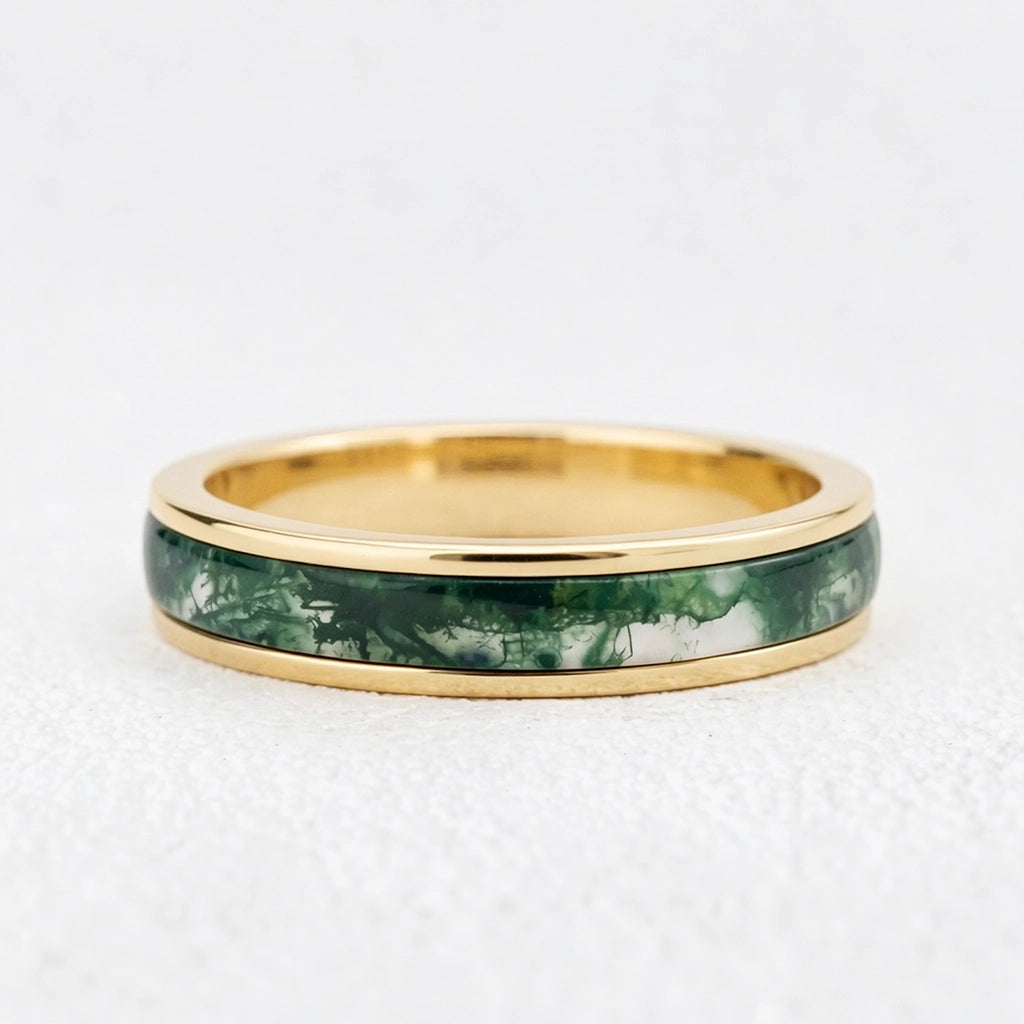 Eternal Lichen | Moss Agate Inlay Men‘s Wedding Band.