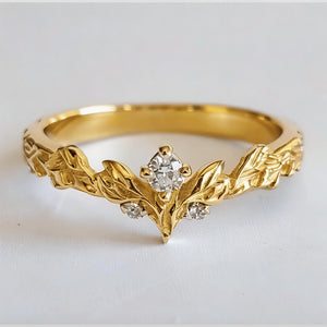 Angel’s Garden | Diamond Leaf Motif Wedding Band.