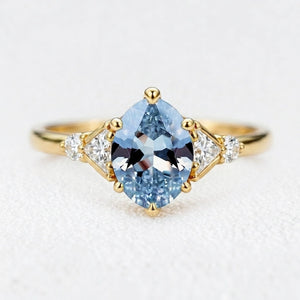 Aurora’s Tide | 2CT Oval Aquamarine Solitaire Engagement Ring