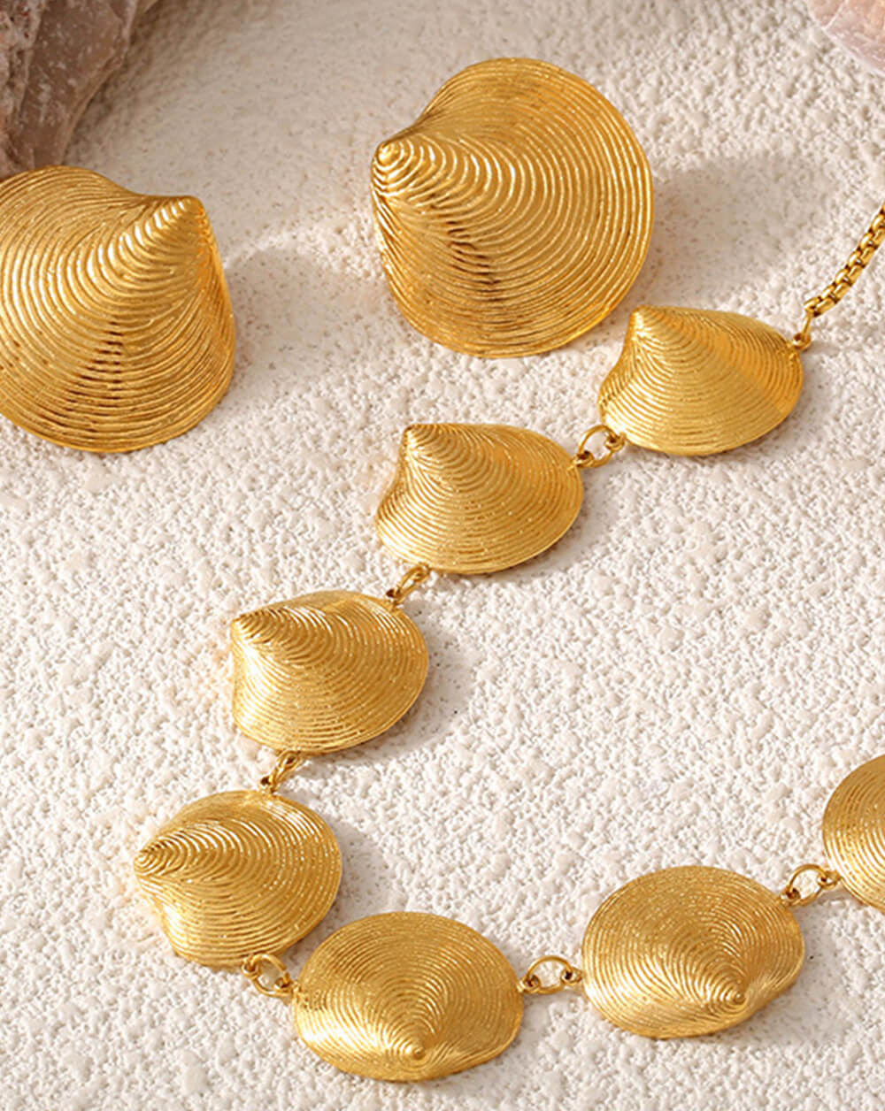 Golden Venus Ocean Shell Necklace