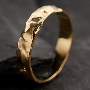 Liquid Flow | Unisex Wedding Band with Molten Texture.