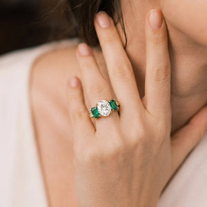 Audrey's Radiance | 2CT Oval Cut Moissanite Ring.