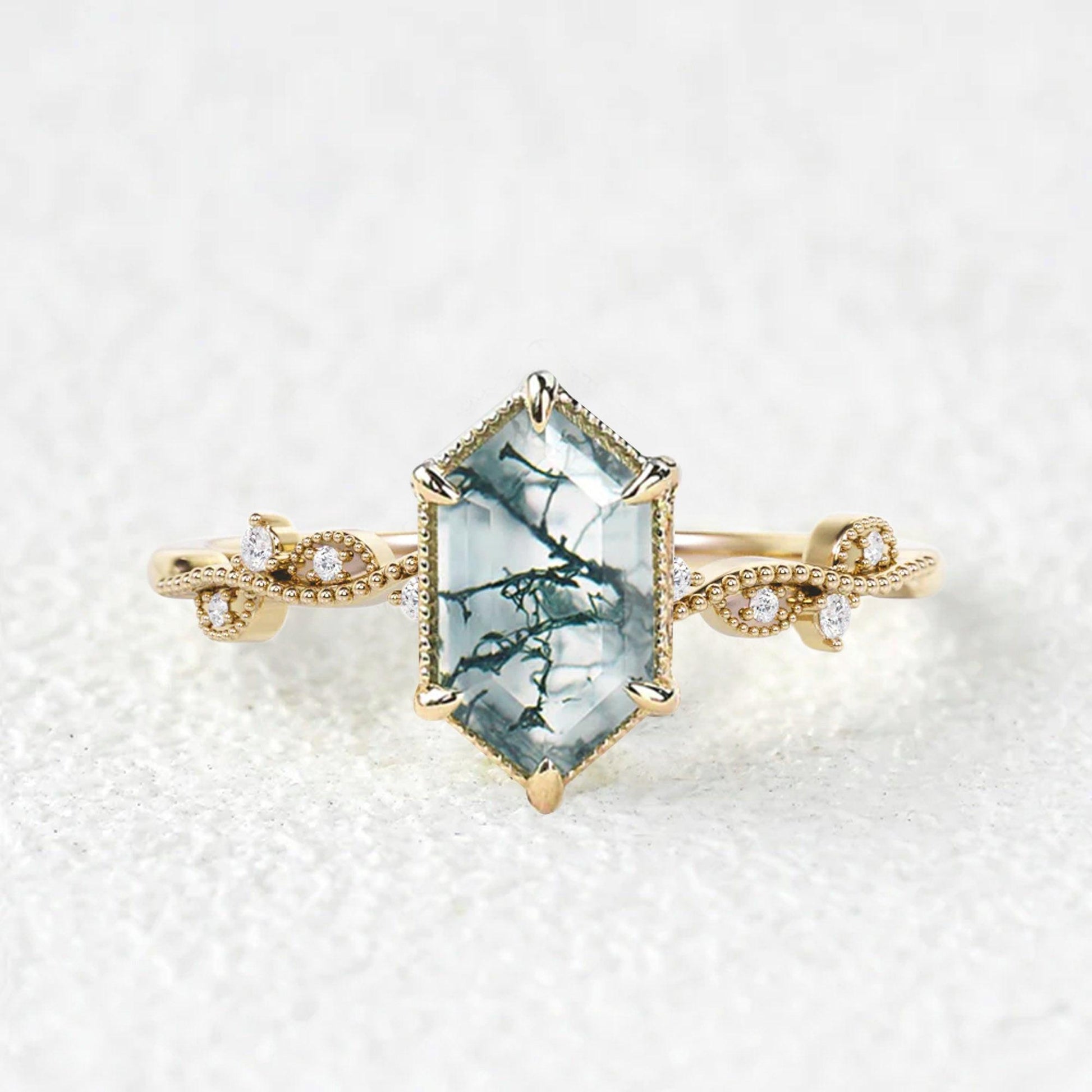 1.5ct Hexagon Moss Agate Vintage Ring.