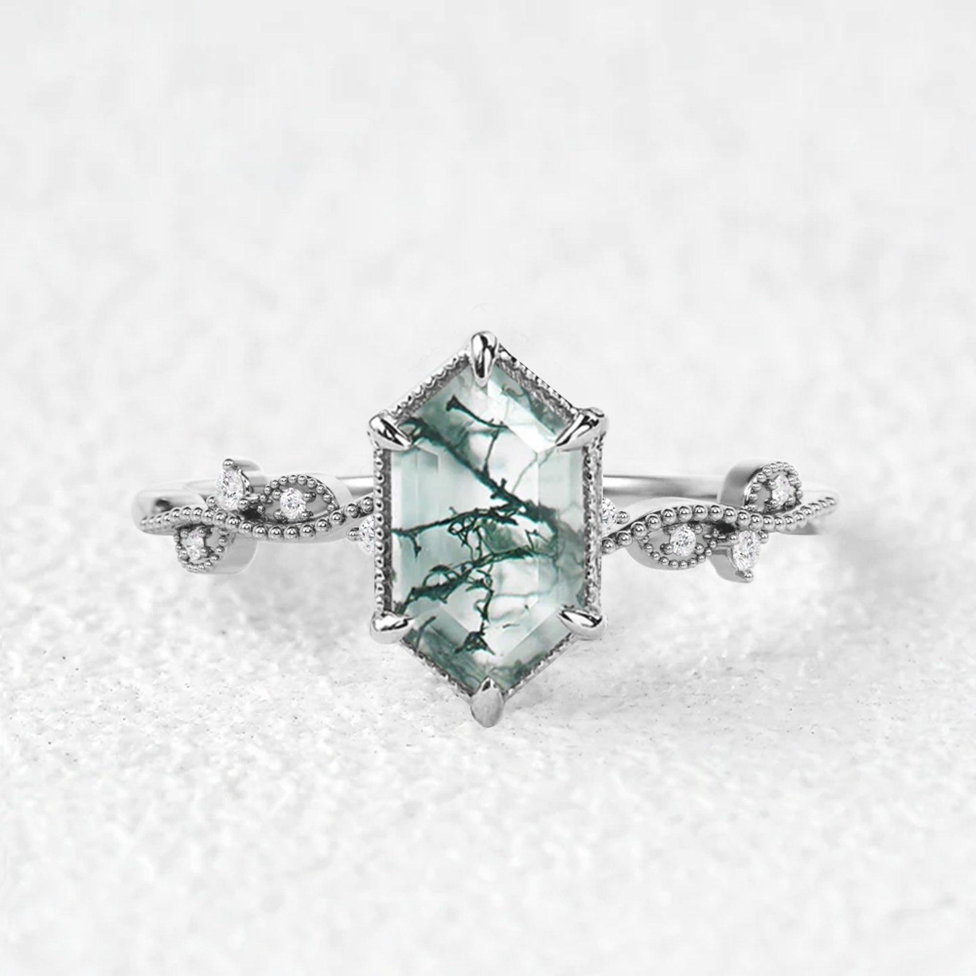 1.5ct Hexagon Moss Agate Vintage Ring.