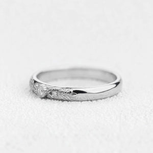 Ivy’s Wreath | Diamond Trio Wedding Band.