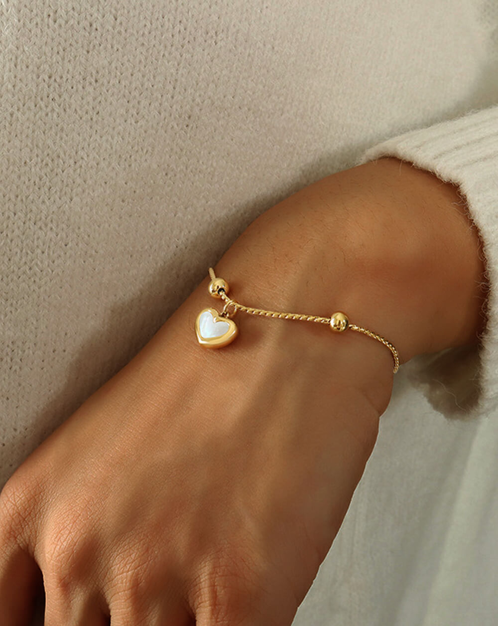 Elegant Mother of Pearl Heart Bracelet Adjustable for Women