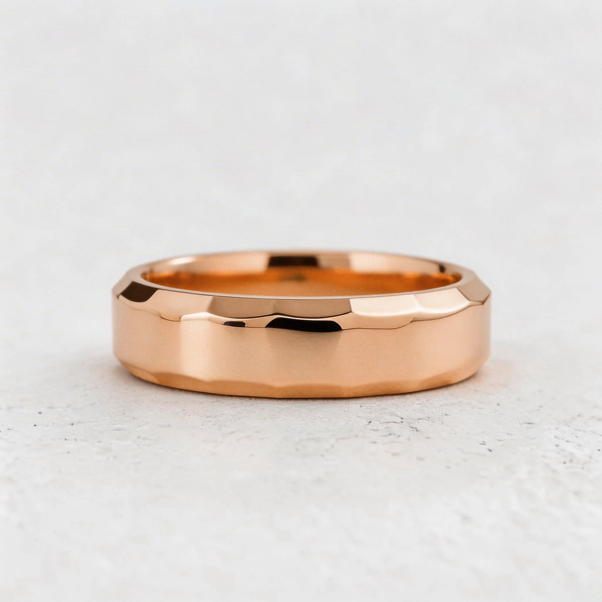 Ribbed Edge | Polished Men’s Wedding Band.