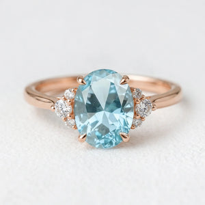 Luna‘s Deep | 2CT Oval Blue Solitaire Ring