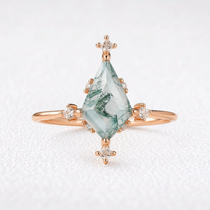 Hazel‘s Glade | Kite Cut Moss Agate Engagement Ring